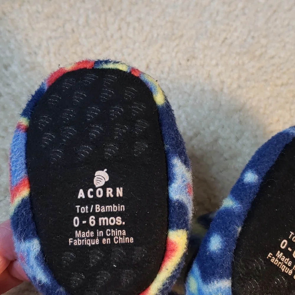 Acorn NWOT Easy Fleece Bootie Sz 0-6M